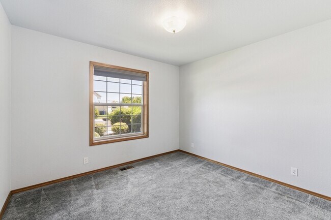 Building Photo - 7483 E Nottingham Ln