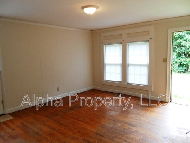 Building Photo - 212 Campbell Ave
