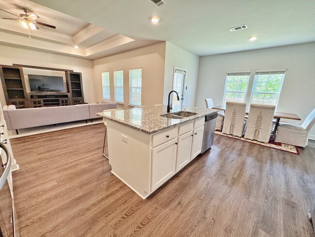 Building Photo - 3017 Dowington Dr