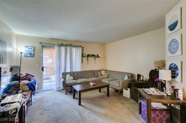 Building Photo - 2750 Durango Dr