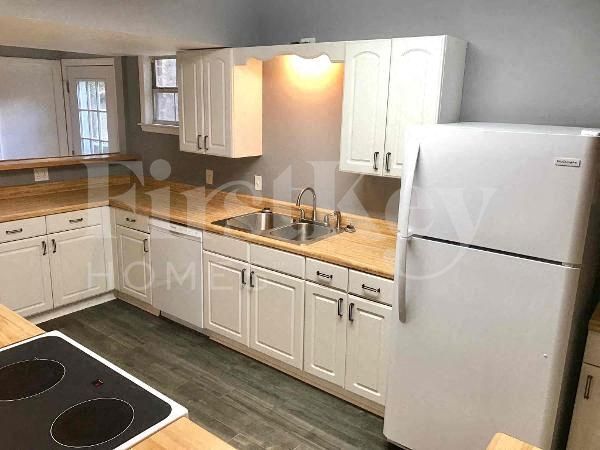 Building Photo - 6003 Holly Bay Dr