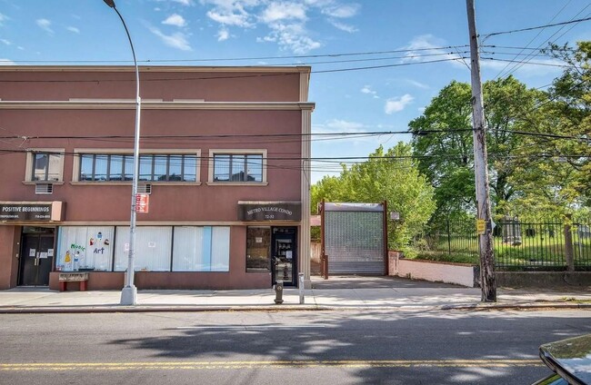 Building Photo - 72-52 Metropolitan Ave