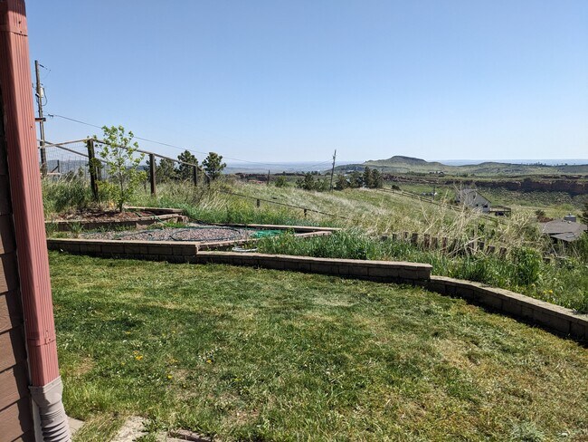 Building Photo - 6009 Blue Spruce Dr