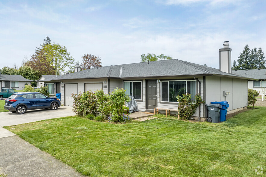 Primary Photo - The Stonecreek Duplexes