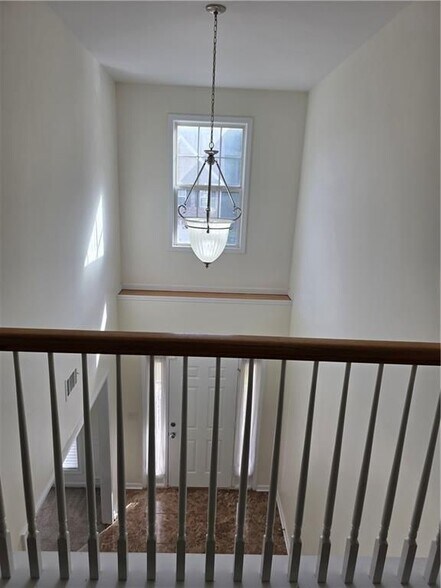 Building Photo - 1531 Park Knoll Trail NE