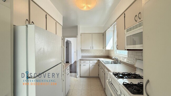 Building Photo - 2 Bedroom Dimond District Spanish Style Bu...
