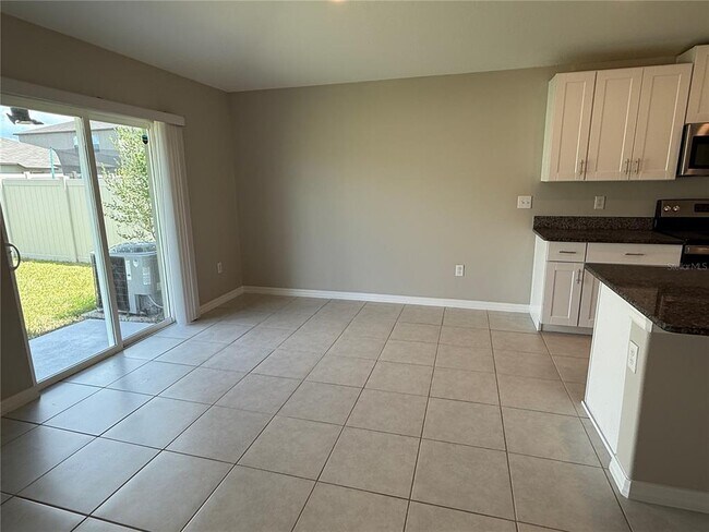 Building Photo - 15427 Miller Creek Dr