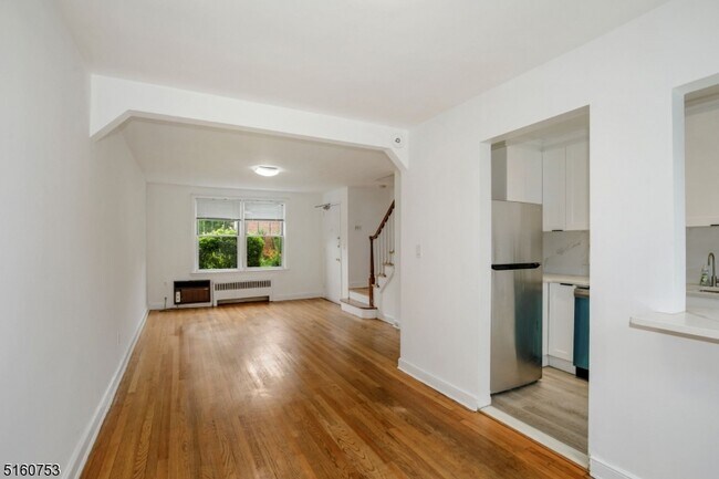 Building Photo - 176 Millburn Ave
