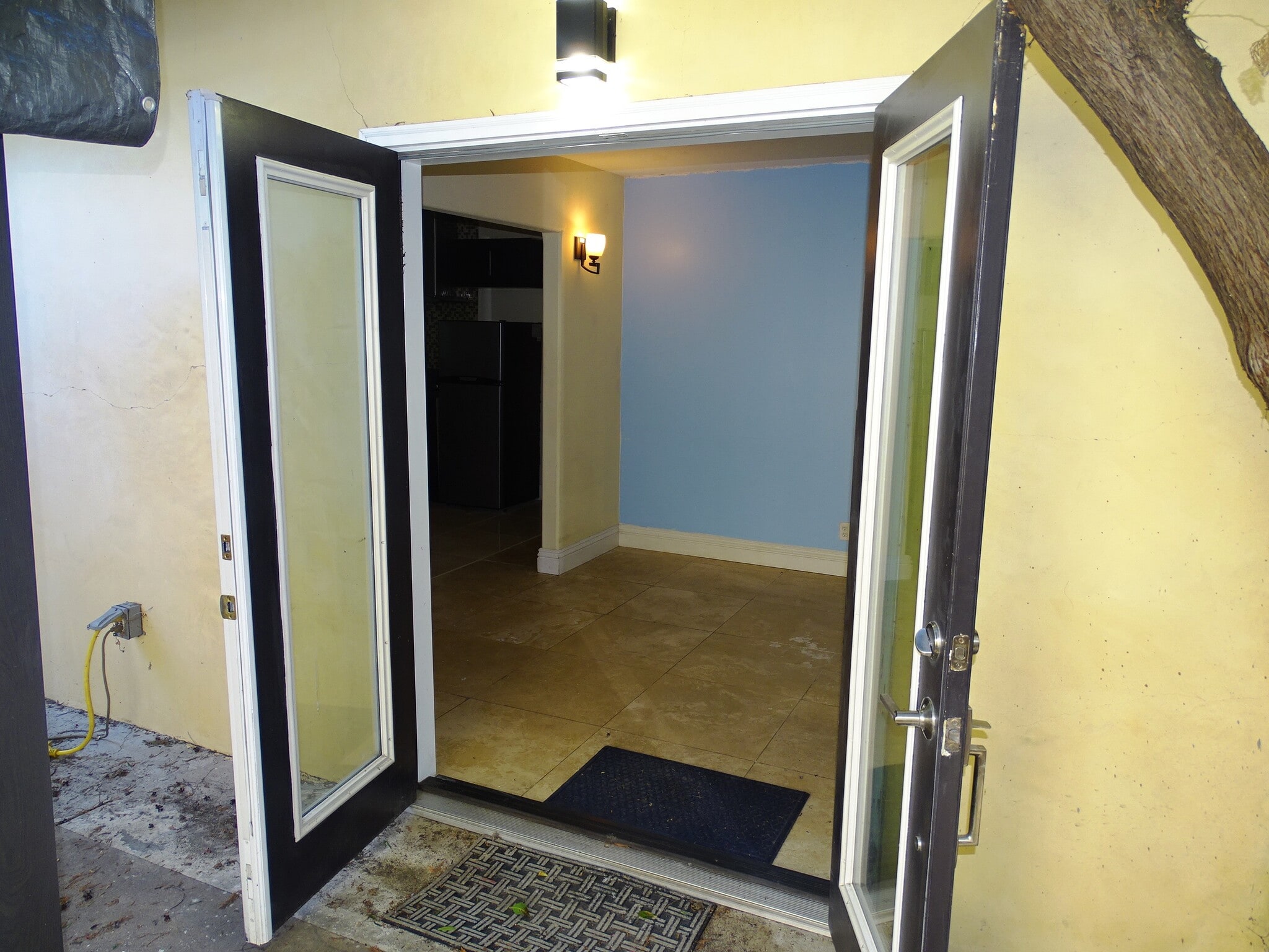 Building Photo - 5541 Shirley Ave