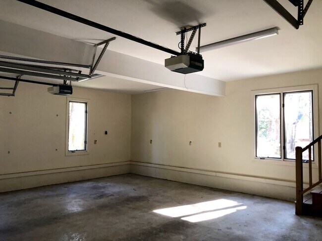 Building Photo - Porters Neck Plantation / Futch Creek Rd