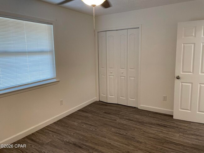 Building Photo - 2712 E 17th St