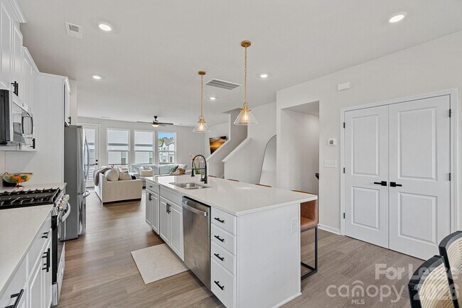 Building Photo - 2535 Otto Ln