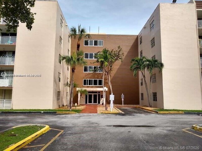 Building Photo - 6940 Miami Gardens Dr