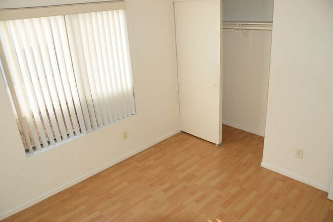 Building Photo - SINGLE STORY SOUTHWEST  HOME