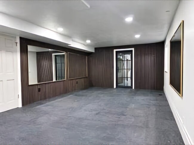 Building Photo - 3425 Fuller Dr