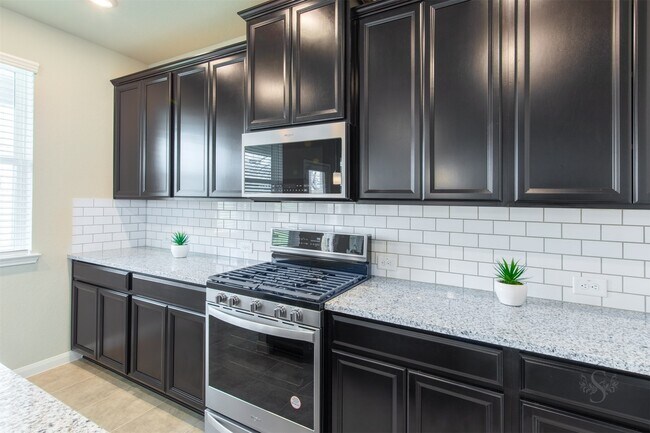 Building Photo - 1524 Beach Oak Dr