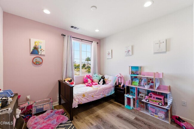 Building Photo - 2406 Nicklaus St