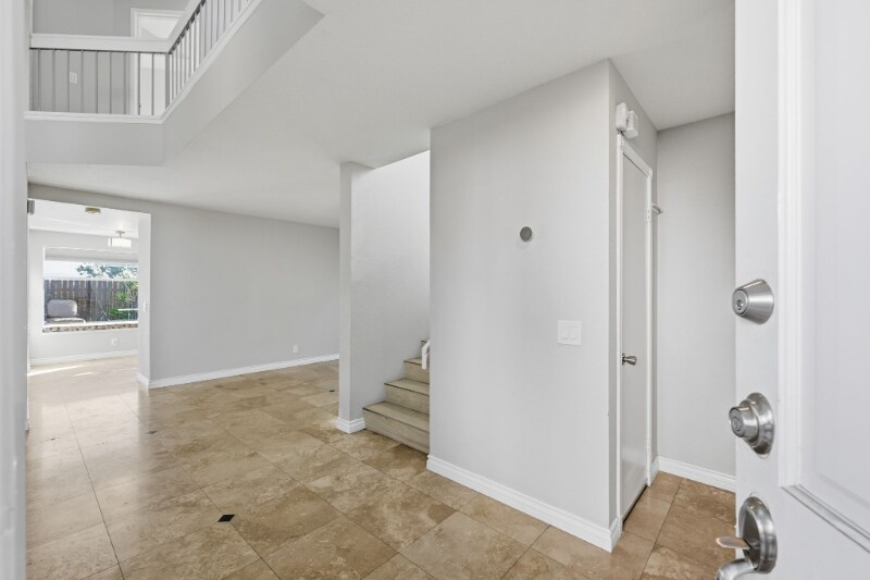 Building Photo - 1727 Avenida Alta Mira