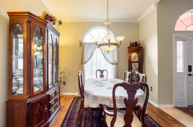 Building Photo - 2104 Heritage Crest Dr