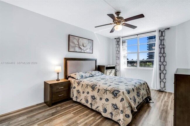 Building Photo - 1985 S Ocean Dr