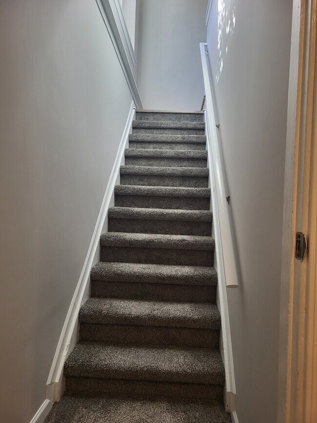 Building Photo - 11447 Lynhurst Dr