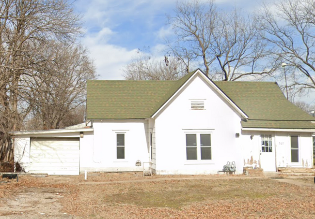 Primary Photo - 2025 W 2nd Ave