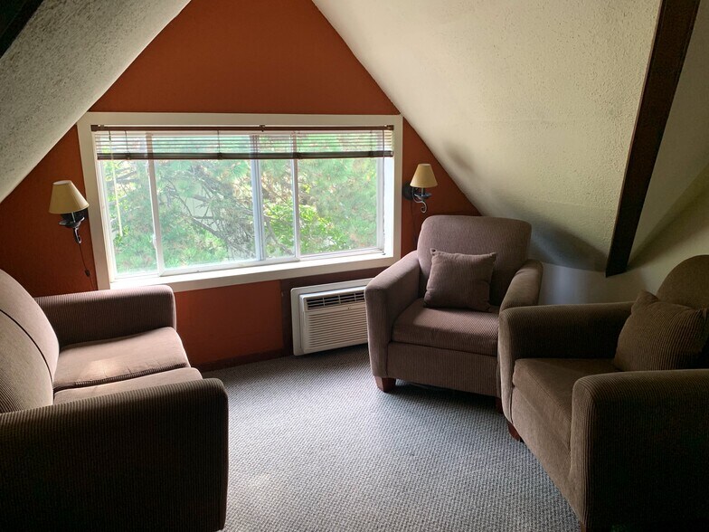 Building Photo - 315 Packard St