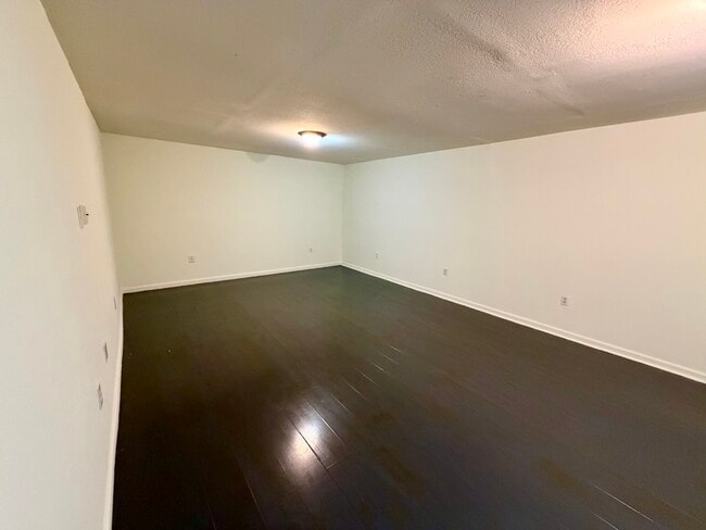 Building Photo - 571 SE 115th Rd