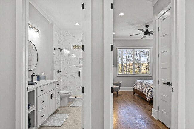 Building Photo - 533 Tom Cobb Dr