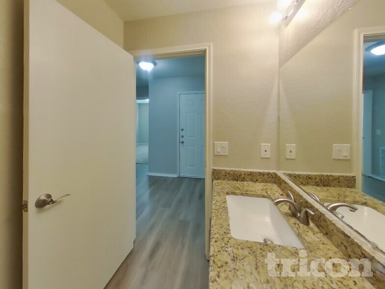 Building Photo - 6647 Hartnet Fields