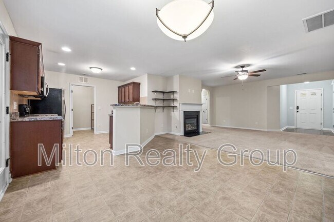 Building Photo - 111 Angel Oak Dr