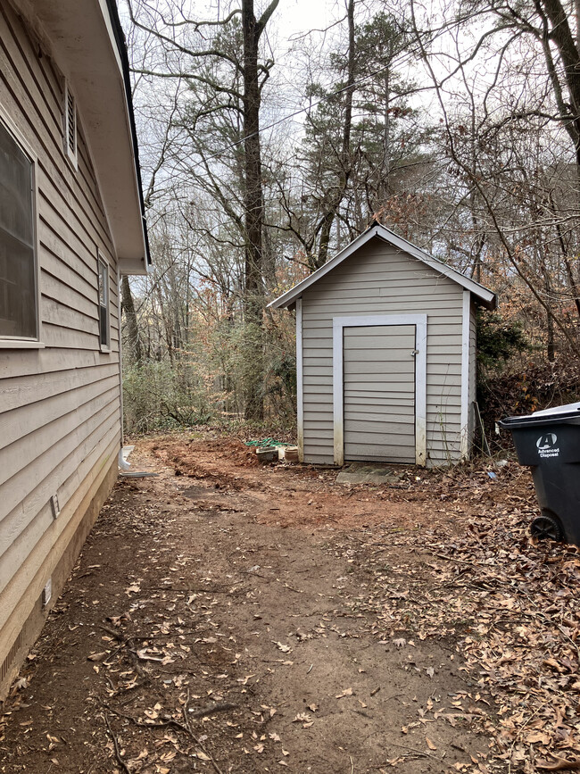 storage shed - 6480 Medlock Rd