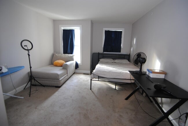 Building Photo - 3 Maple Ridge Dr