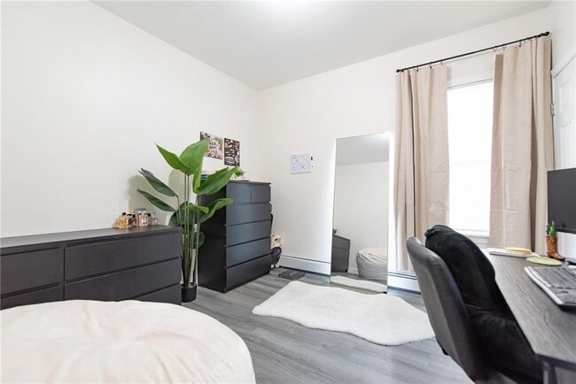 Building Photo - 49 Hollis St