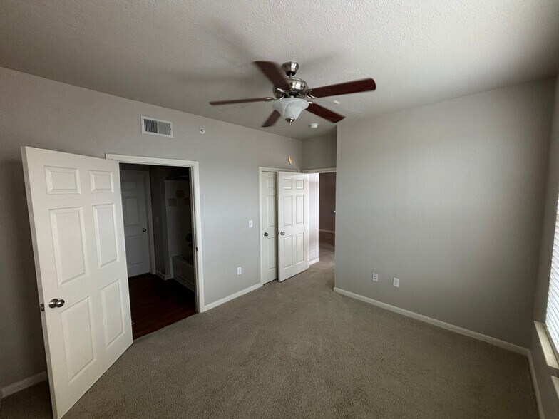 Building Photo - 1811 Medical Pkwy