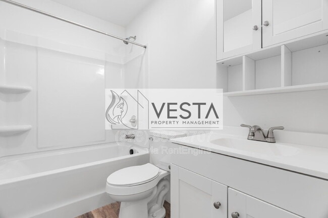 Building Photo - 61 Scates St