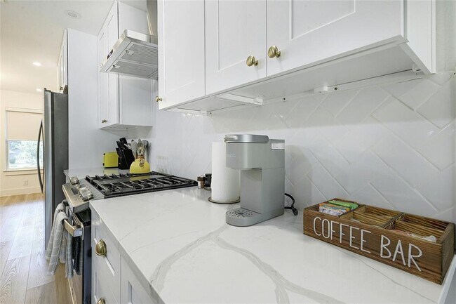 Building Photo - 9414 Meadow Vale