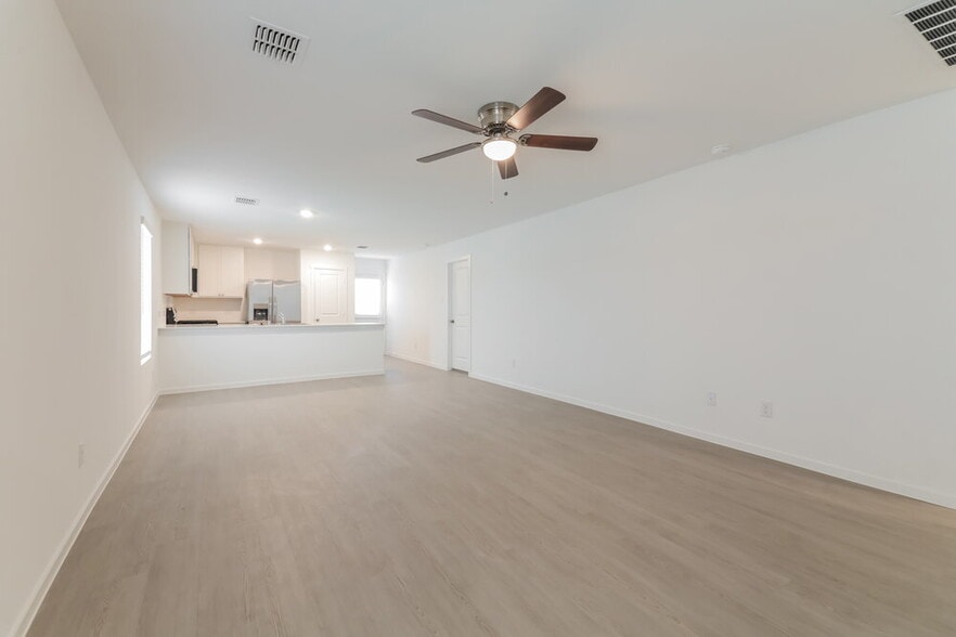 Building Photo - 1040 Calley Pear Trl