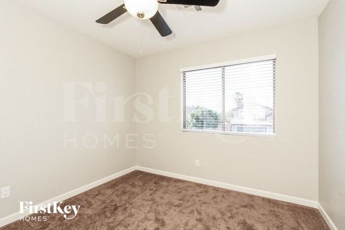 Building Photo - 8555 W Sunnyslope Ln