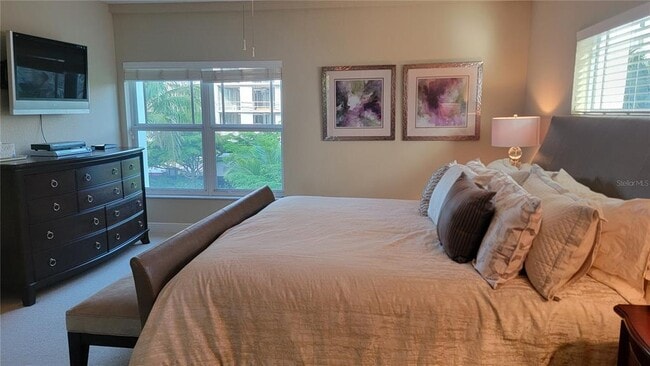 Building Photo - 650 Golden Gate Point