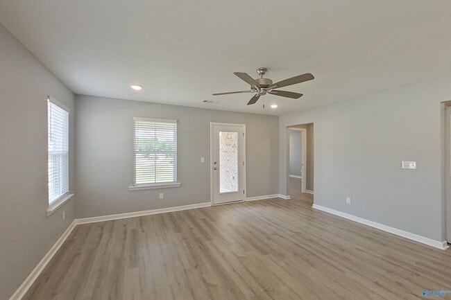 Building Photo - 101 Denise Dr