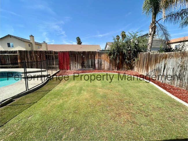 Building Photo - Stunning 4 Bed/2 Bath in S Bakersfield w/ ...