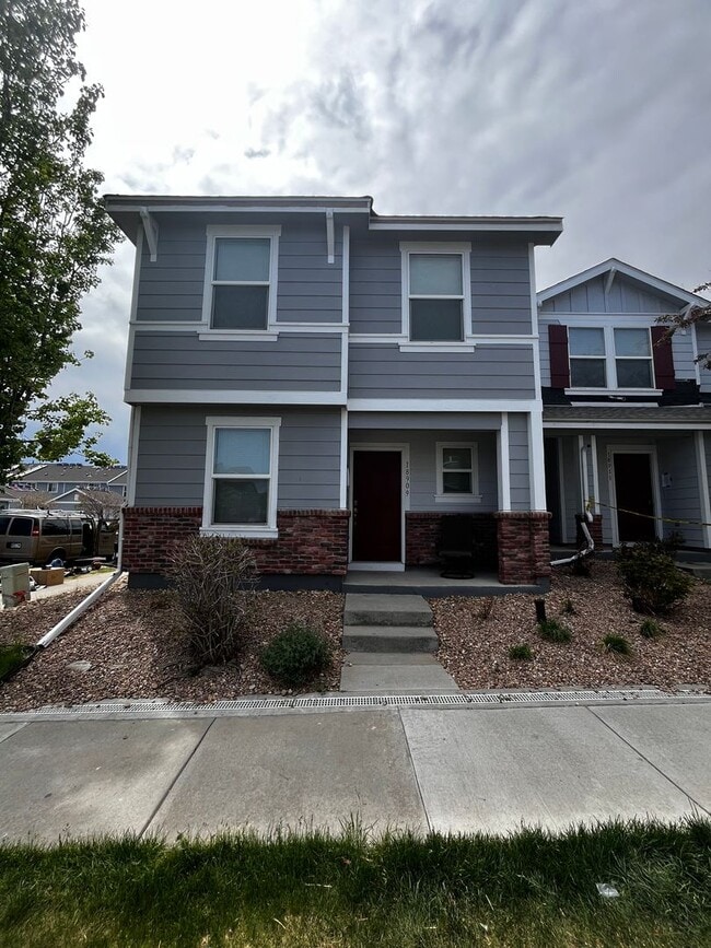 Primary Photo - Grant Ranch 3 Bedroom 2.5 Bathroom Townhom...