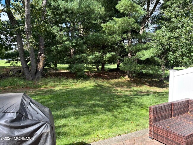 Building Photo - 215 Shinnecock Dr