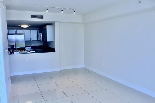 Building Photo - 1871 NW S River Dr