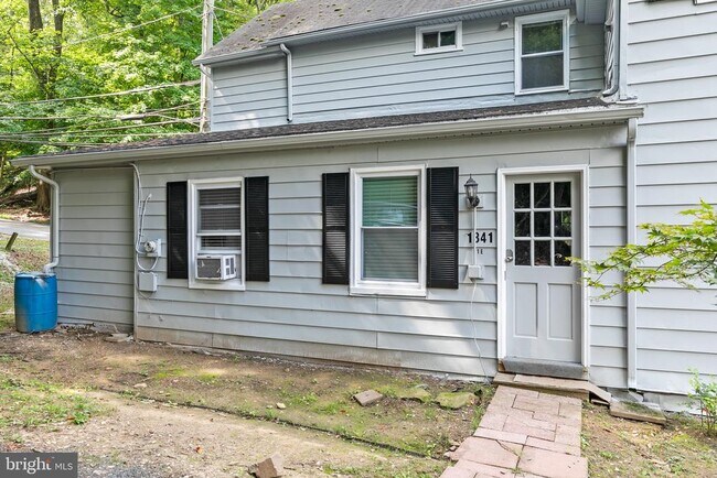 Building Photo - 1841 Hillside Rd