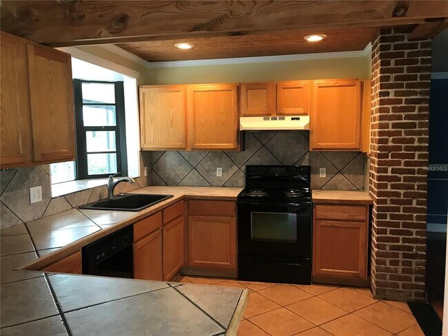 Building Photo - 1500 Magnolia Ave