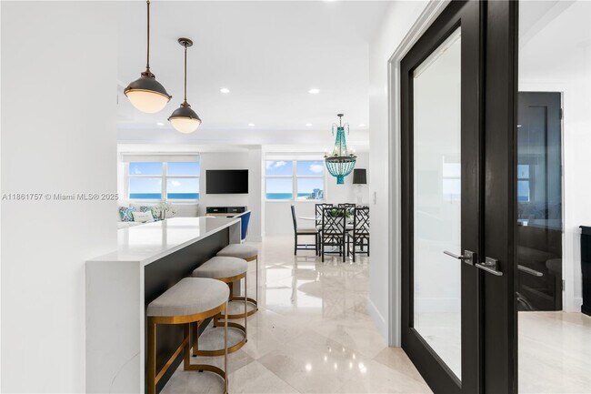 Building Photo - 209 N Fort Lauderdale Beach Blvd