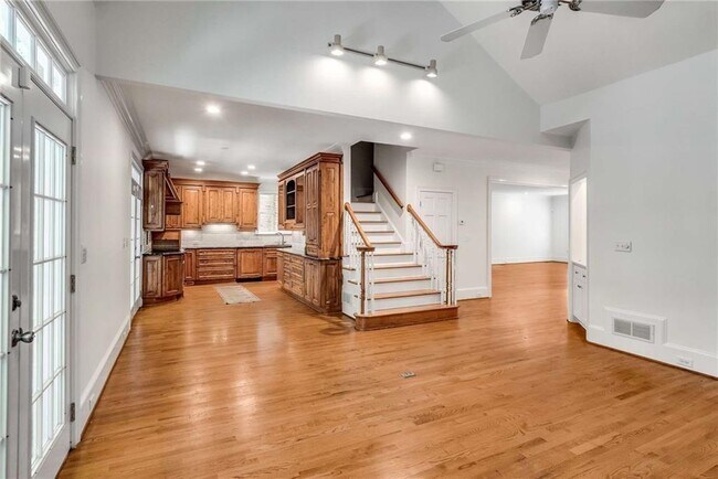 Building Photo - 448 Ivy Park Ln NE