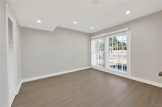 Building Photo - 22540 Roscoe Blvd